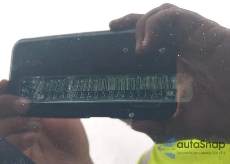 2016 Buick Enclave Leather z USA, uszkodzony, nr VIN 5GAKRBKD3GJ159174